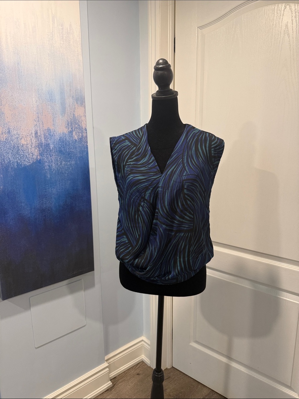 Buy 2 for 20$✌🏻 Sleeveless V-Neck Draped Tank Top - Blue/Green Swirl